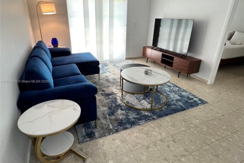 Купить кондоминиум в Майами-Бич, Флорида 1 спальня, 63.64м2, № 1967287 - фото 3