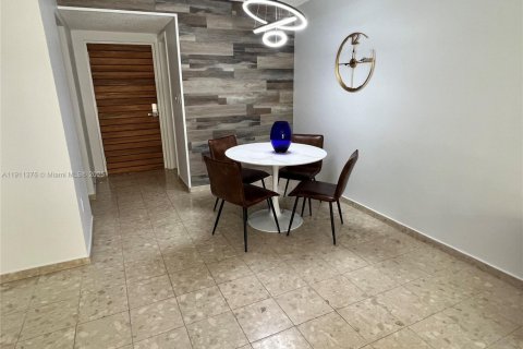 Купить кондоминиум в Майами-Бич, Флорида 1 спальня, 63.64м2, № 1967287 - фото 4