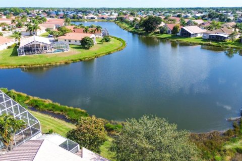 Casa en venta en Port St. Lucie, Florida, 3 dormitorios, 236.44 m2 № 2361855 - foto 22