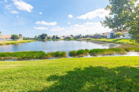 Casa en venta en Port St. Lucie, Florida, 3 dormitorios, 236.44 m2 № 2361855 - foto 19