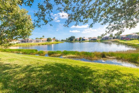 Casa en venta en Port St. Lucie, Florida, 3 dormitorios, 236.44 m2 № 2361855 - foto 20