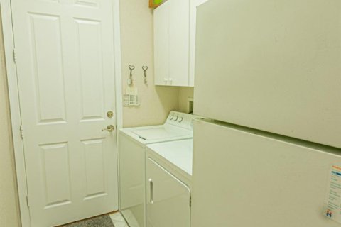 Casa en venta en Port St. Lucie, Florida, 3 dormitorios, 236.44 m2 № 2361855 - foto 16