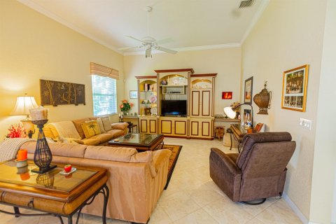 Casa en venta en Port St. Lucie, Florida, 3 dormitorios, 236.44 m2 № 2361855 - foto 8