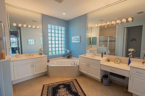 Casa en venta en Port St. Lucie, Florida, 3 dormitorios, 236.44 m2 № 2361855 - foto 12