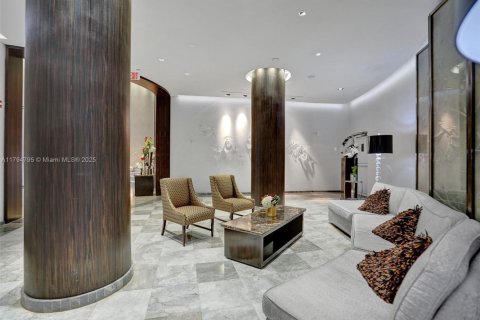 Condominio en venta en Sunny Isles Beach, Florida, 2 dormitorios, 175.21 m2 № 1961002 - foto 6