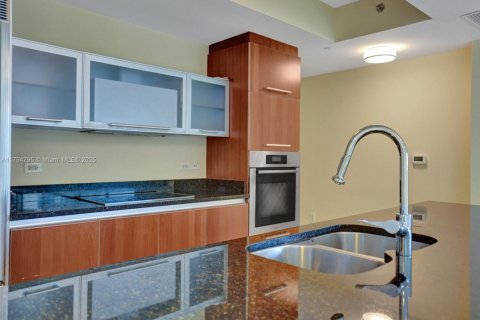 Condominio en venta en Sunny Isles Beach, Florida, 2 dormitorios, 175.21 m2 № 1961002 - foto 14