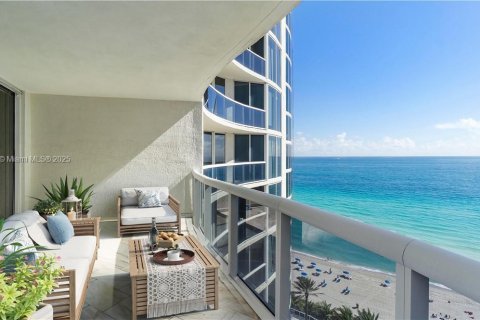 Condominio en venta en Sunny Isles Beach, Florida, 2 dormitorios, 175.21 m2 № 1961002 - foto 5