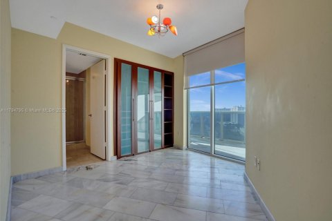Condominio en venta en Sunny Isles Beach, Florida, 2 dormitorios, 175.21 m2 № 1961002 - foto 17