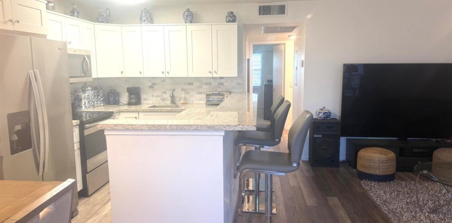 Condominio en Boca Raton, Florida, 2 dormitorios № 2083019