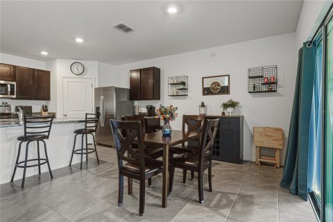 Villa ou maison à vendre à Zephyrhills, Floride: 4 chambres, 172.05 m2 № 2237114 - photo 16