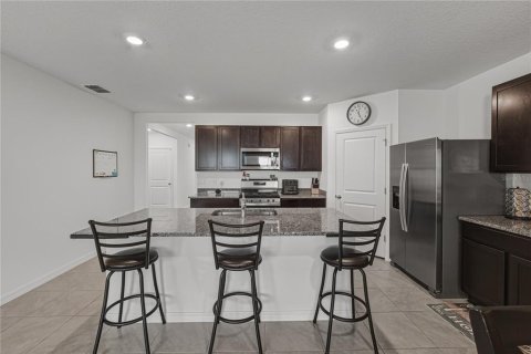 Villa ou maison à vendre à Zephyrhills, Floride: 4 chambres, 172.05 m2 № 2237114 - photo 10