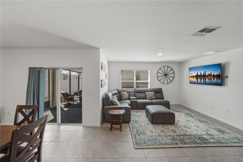 Villa ou maison à vendre à Zephyrhills, Floride: 4 chambres, 172.05 m2 № 2237114 - photo 9