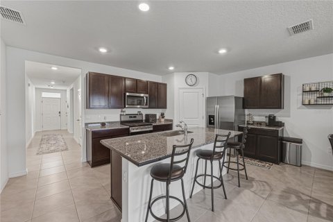 Villa ou maison à vendre à Zephyrhills, Floride: 4 chambres, 172.05 m2 № 2237114 - photo 11