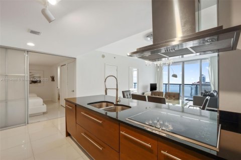 Condo in Miami, Florida, 2 bedrooms  № 1864718 - photo 4