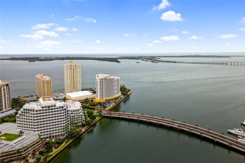 Condo in Miami, Florida, 2 bedrooms  № 1864718 - photo 1