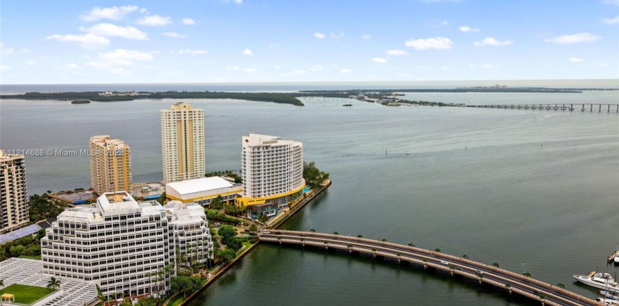 Condo in Miami, Florida, 2 bedrooms № 1864718