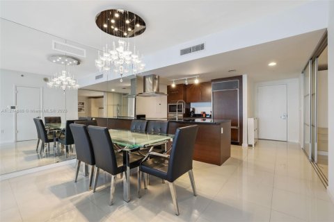 Condo in Miami, Florida, 2 bedrooms  № 1864718 - photo 7