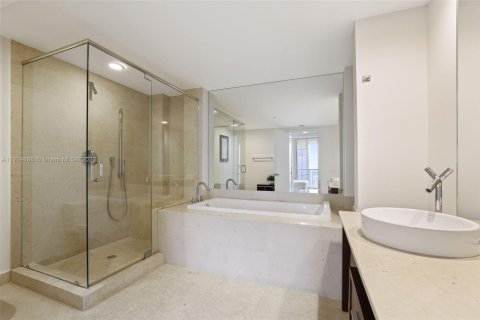 Condo in Miami, Florida, 2 bedrooms  № 1864718 - photo 22
