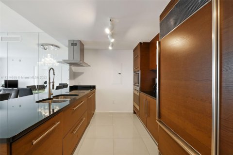 Condo in Miami, Florida, 2 bedrooms  № 1864718 - photo 3