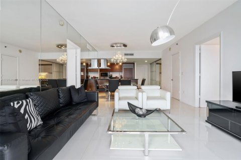 Condo in Miami, Florida, 2 bedrooms  № 1864718 - photo 17