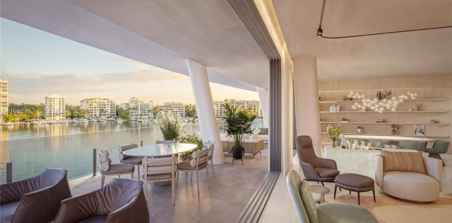 Condo in Miami, Florida, 4 bedrooms  № 2057024