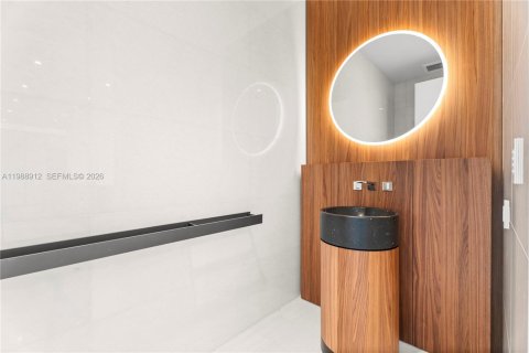 Condo in Miami, Florida, 4 bedrooms  № 2057024 - photo 16