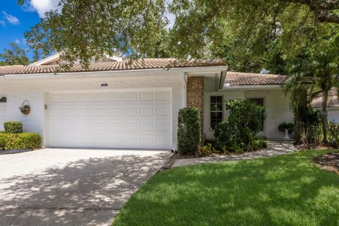 House in Bradenton, Florida 2 bedrooms, 142.23 sq.m. № 1690131 - photo 1