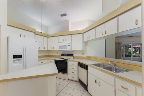 House in Bradenton, Florida 2 bedrooms, 142.23 sq.m. № 1690131 - photo 12