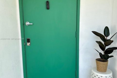 Condominio en venta en Marathon, Florida, 1 dormitorio, 60.94 m2 № 2154090 - foto 4