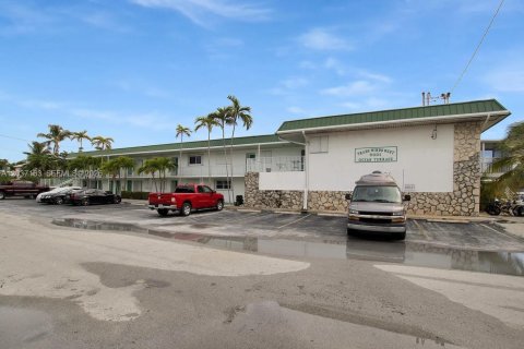 Condominio en venta en Marathon, Florida, 1 dormitorio, 60.94 m2 № 2154090 - foto 3