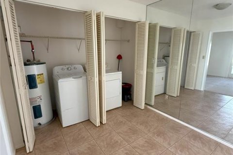 Купить виллу или дом в Сарасота, Флорида 4 комнаты, 128.11м2, № 1558880 - фото 16