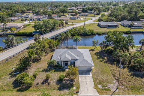 Casa en venta en Port Charlotte, Florida, 3 dormitorios, 173.45 m2 № 1630103 - foto 2