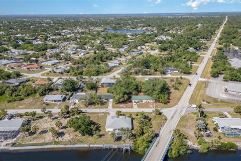 Casa en venta en Port Charlotte, Florida, 3 dormitorios, 173.45 m2 № 1630103 - foto 30