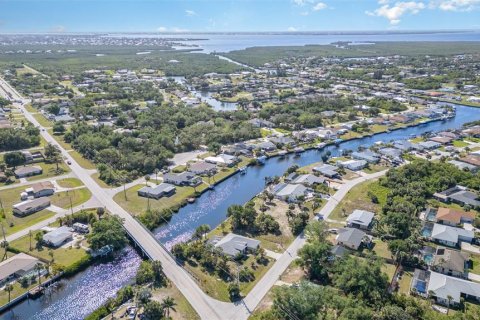 Casa en venta en Port Charlotte, Florida, 3 dormitorios, 173.45 m2 № 1630103 - foto 28