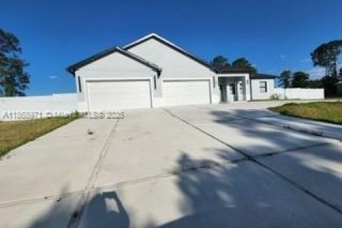 House in LaBelle, Florida 4 bedrooms № 1920432 - photo 2