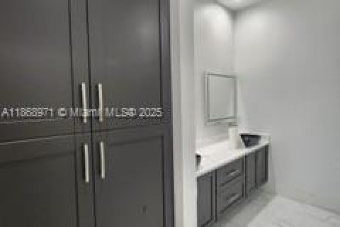 House in LaBelle, Florida 4 bedrooms № 1920432 - photo 8