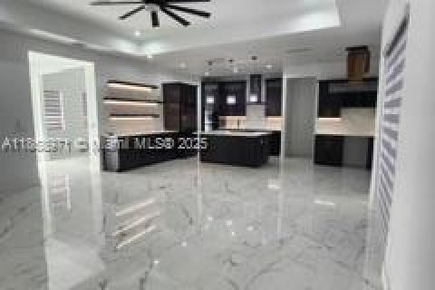 House in LaBelle, Florida 4 bedrooms № 1920432 - photo 13