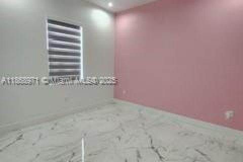 House in LaBelle, Florida 4 bedrooms № 1920432 - photo 20