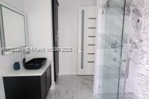 House in LaBelle, Florida 4 bedrooms № 1920432 - photo 18