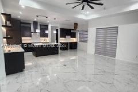 House in LaBelle, Florida 4 bedrooms № 1920432 - photo 27