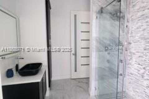 House in LaBelle, Florida 4 bedrooms № 1920432 - photo 17