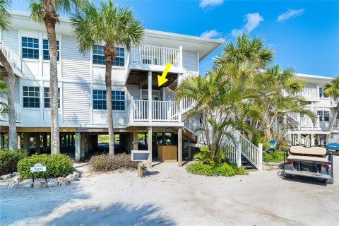 Condominio en venta en Placida, Florida, 2 dormitorios, 114.46 m2 № 1806840 - foto 1