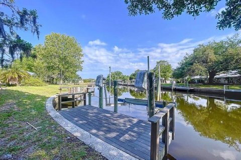 Condo in Crystal River, Florida, 2 bedrooms  № 1681987 - photo 9