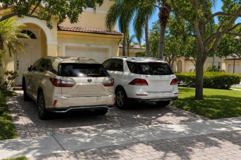 Townhouse in Miramar, Florida 4 bedrooms, 168.62 sq.m. № 2085189