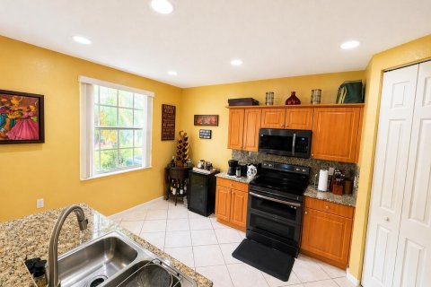 Townhouse in Miramar, Florida 4 bedrooms, 168.62 sq.m. № 2085189 - photo 16