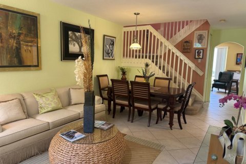Townhouse in Miramar, Florida 4 bedrooms, 168.62 sq.m. № 2085189 - photo 6