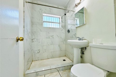 Immobilier commercial à vendre à Miami, Floride: 144.93 m2 № 1934805 - photo 9
