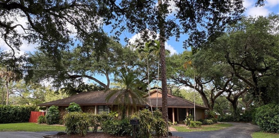 Casa en Dania Beach, Florida 5 dormitorios, 292.46 m2 № 1875308