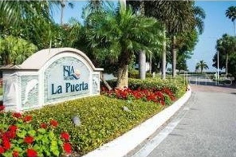 Condominio en alquiler en Saint Petersburg, Florida, 2 dormitorios, 100.52 m2 № 1142755 - foto 1