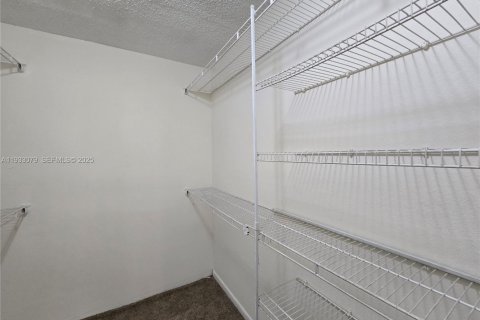 Condo in Lauderdale Lakes, Florida, 1 bedroom  № 1991381 - photo 22